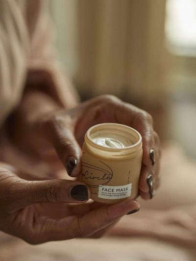 Maschera viso purificante con polvere di oliva