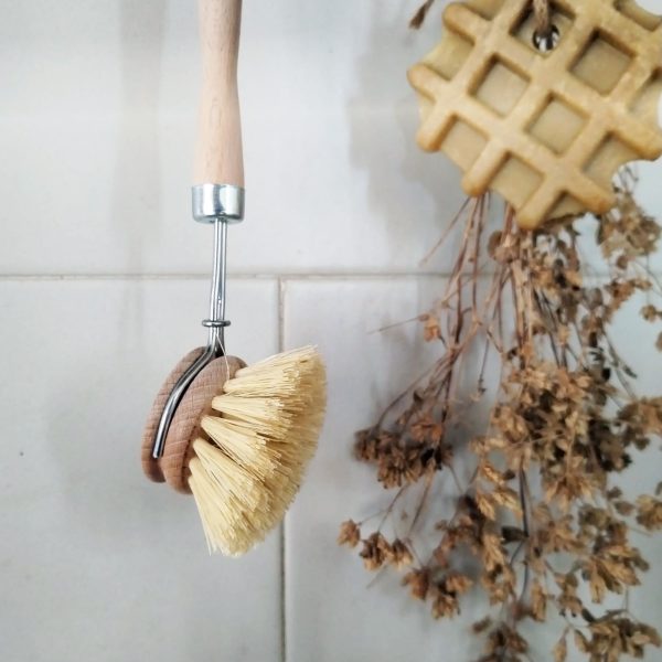 Spazzola piatti morbida con manico in legno - immagine 2