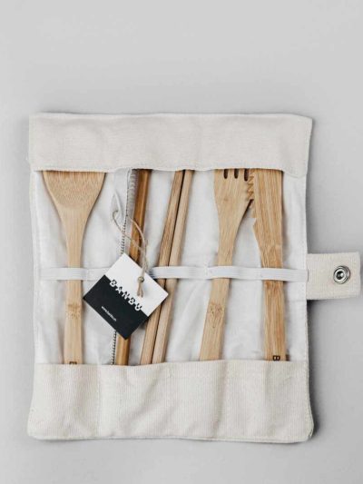 Set posate da viaggio in bambù con astuccio in cotone