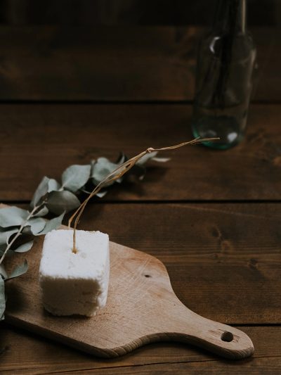 Shampoo + balsamo solido 2 in 1 – per capelli secchi – 43 grani