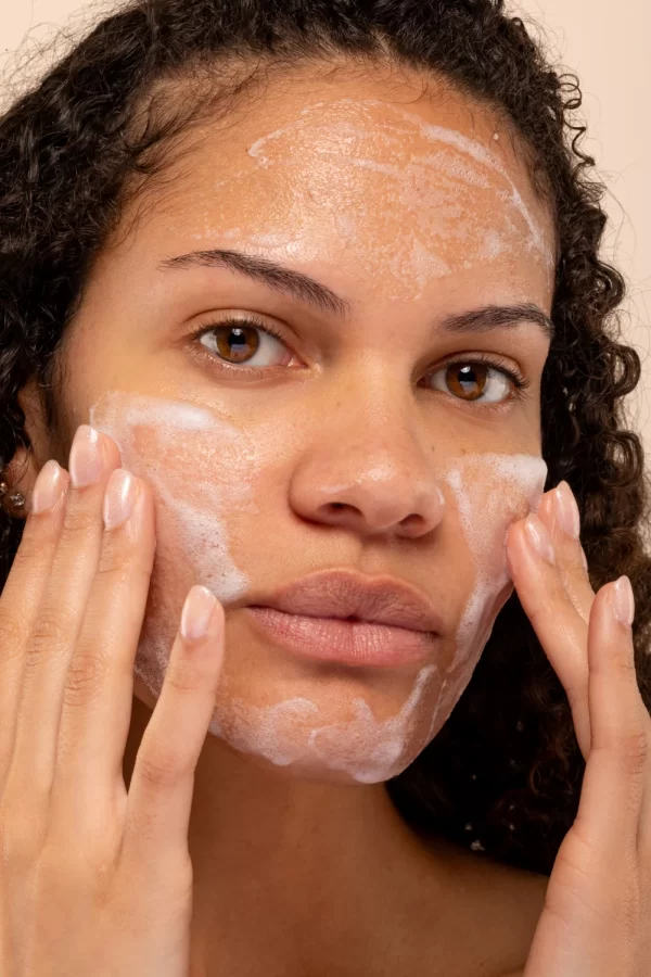 Mousse detergente viso ricaricabile - immagine 2