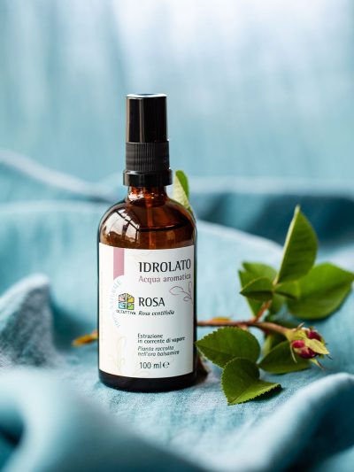 Idrolato di rosa damascena