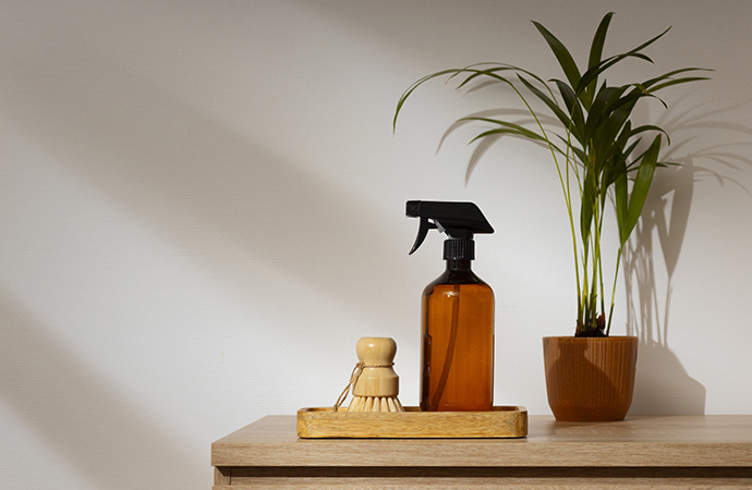 🧼 Pulizie minimal e sostenibili: meno prodotti, più efficacia (e più spazio in casa)